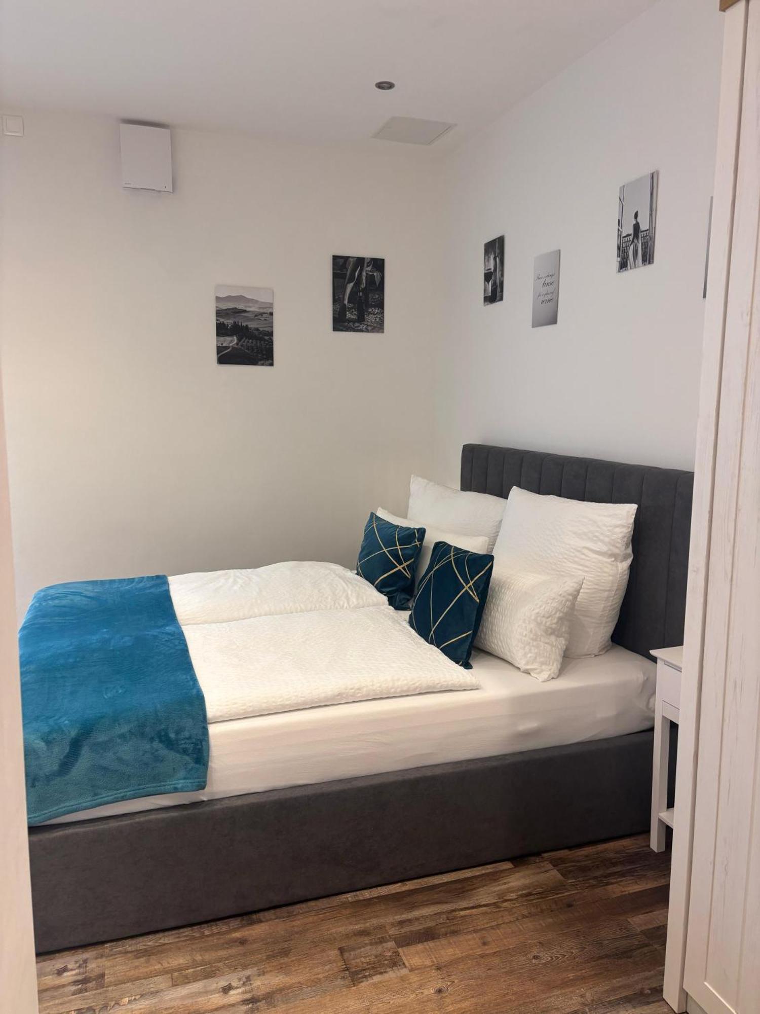 Apartmenthaus Wertheim Bilik gambar